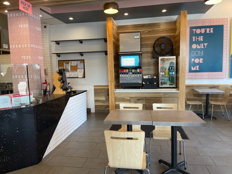 Ambiance, Seating, And Flow