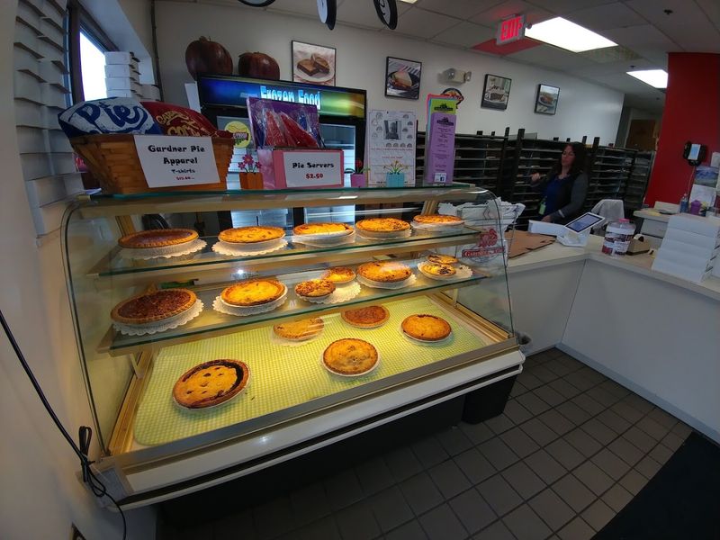 What the Outlet Store Experience Actually Feels Like