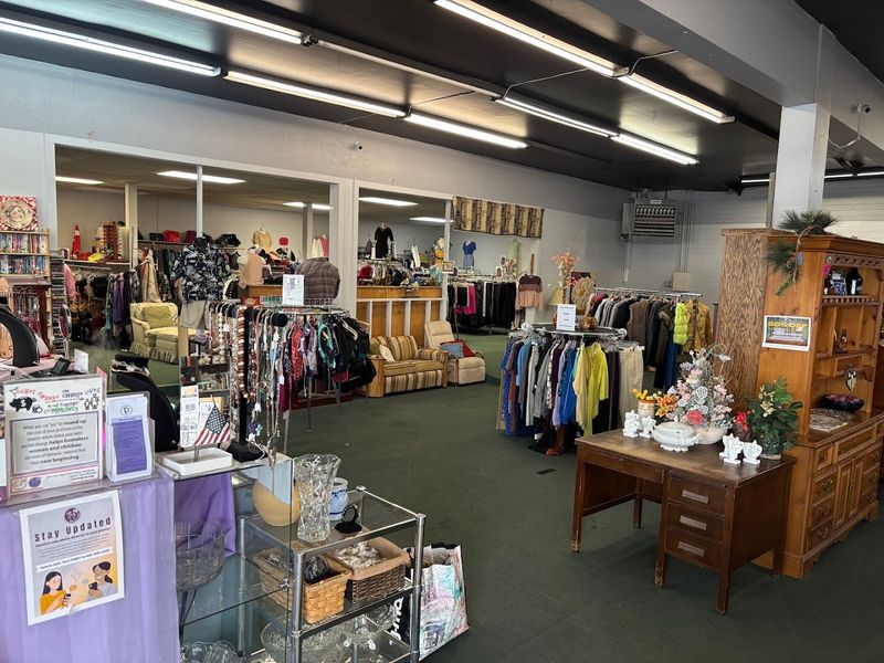 The Saturday Secret That Savvy Shoppers Know