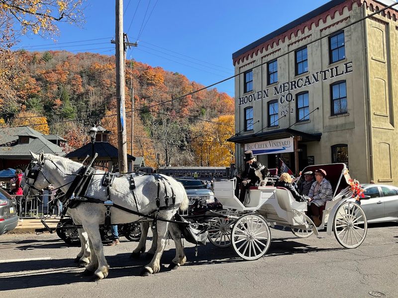 Fall Foliage That Rivals Anywhere In The Northeast