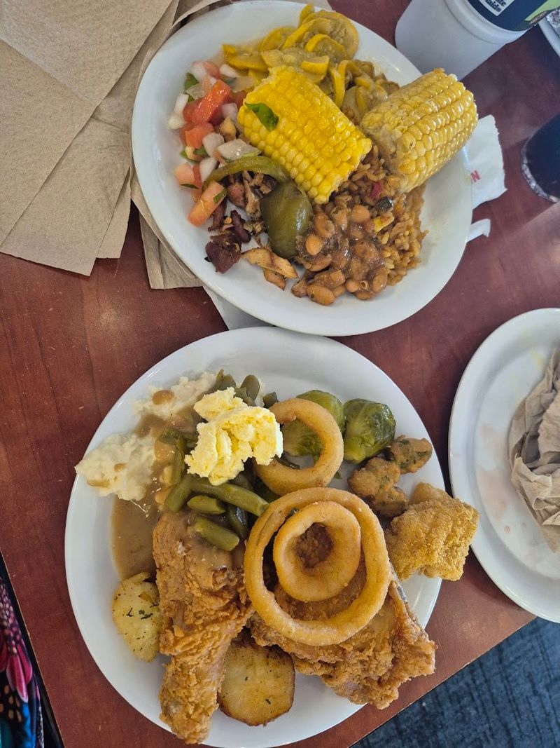 Hot Entrees That Read Like a Sunday Dinner Menu