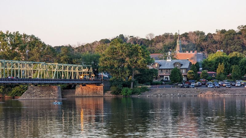 The Historic Roots of a Colonial River Town