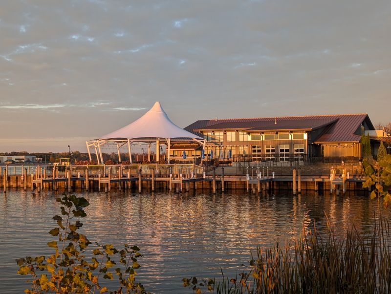 Boatwerks Waterfront Restaurant, Holland