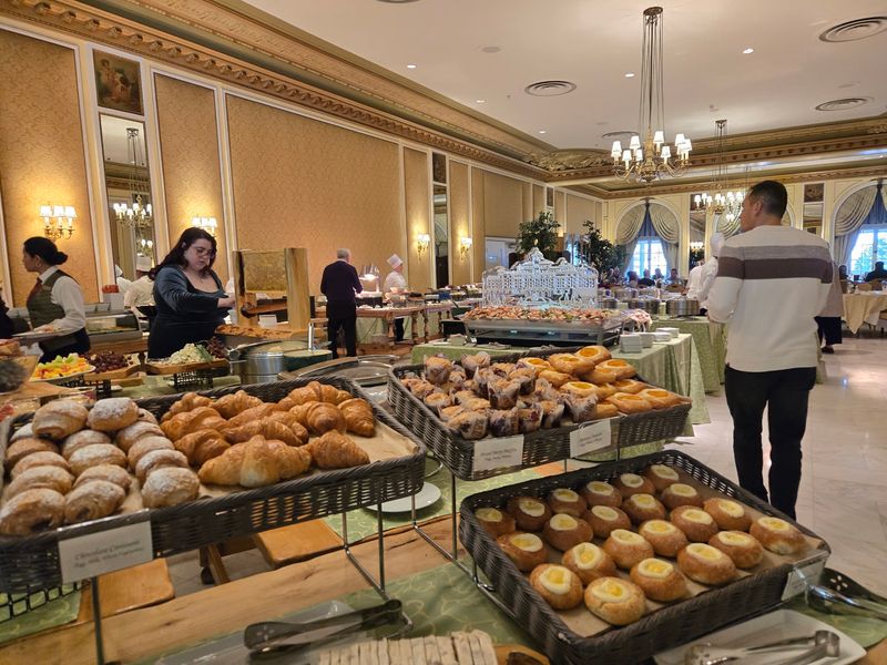 The Sunday Buffet Is Not An Ordinary Breakfast Stop The Sunday Buffet Is Not An Ordinary Breakfast Stop