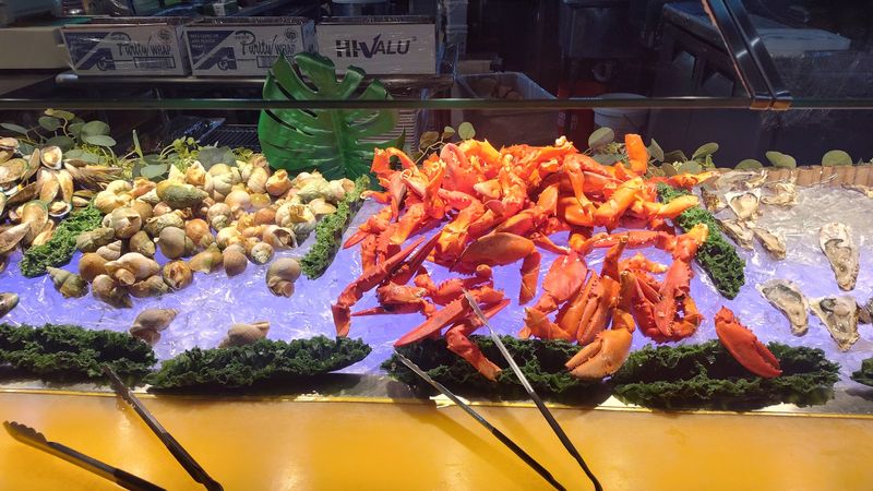 Snow Crab Legs And Seafood That Steal The Spotlight