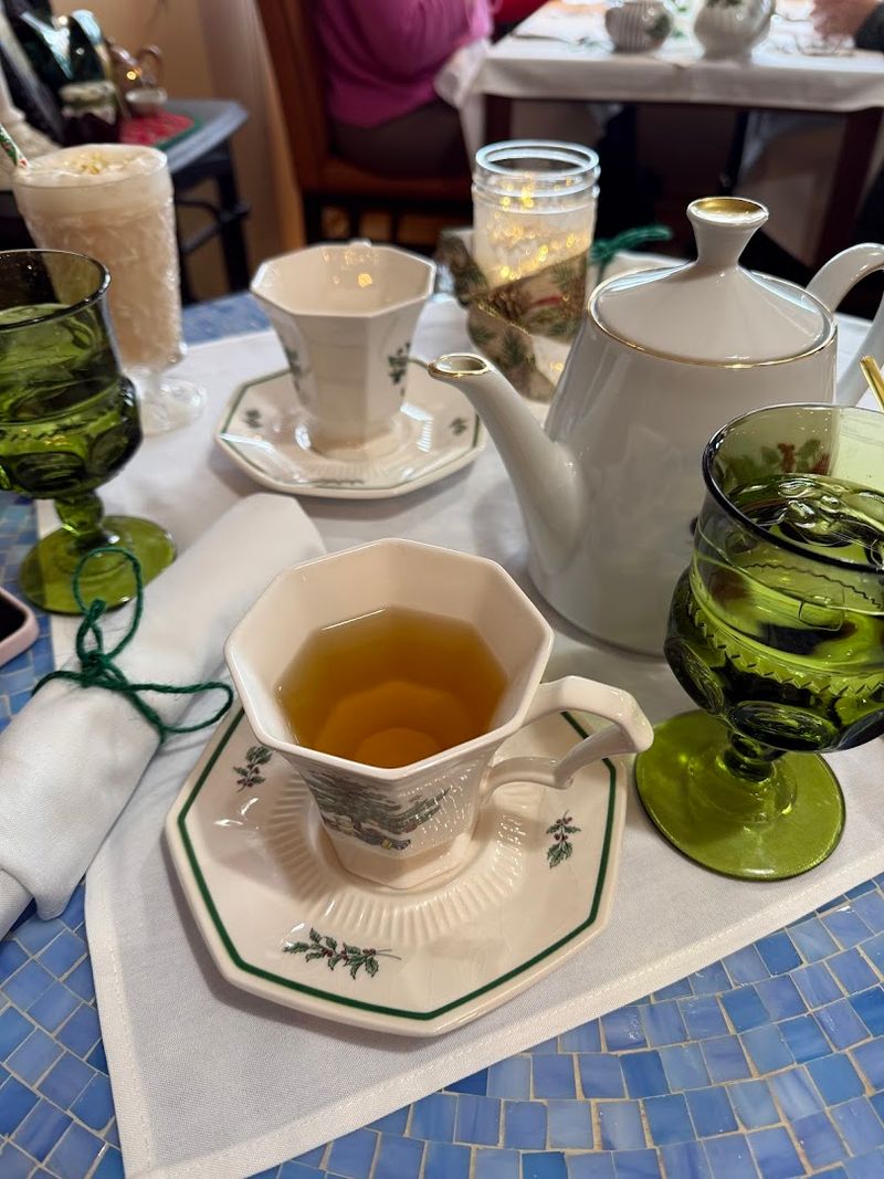 Pinecone Cottage Tea House – Downers Grove