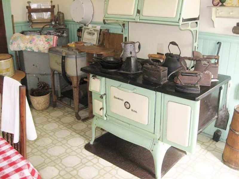 Kitchen Gadgets That Revolutionized Domestic Life