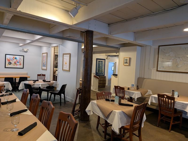 Sandy Point Beach House (West Olive)