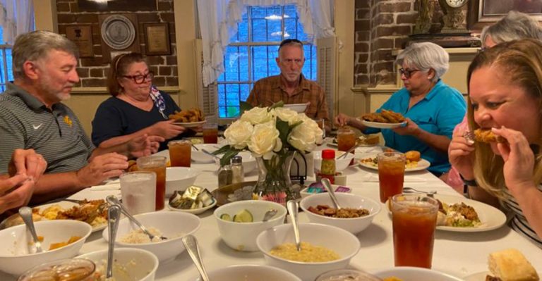 The Thanksgiving Cornbread Dressing At This Small Georgia Diner Tastes Just Like Grandma’s