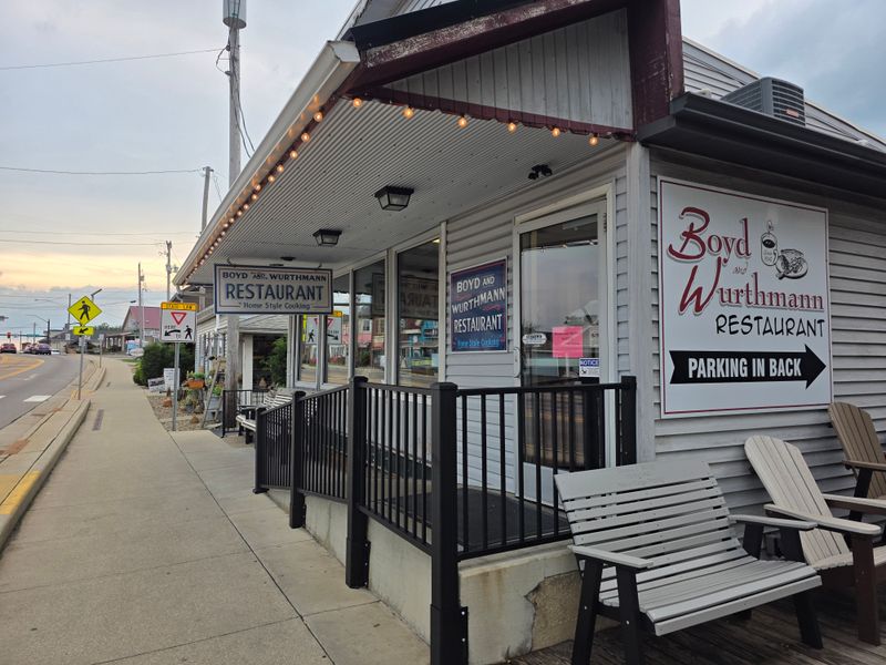 Boyd & Wurthmann Restaurant, 4819 E Main St, Berlin, OH 44610