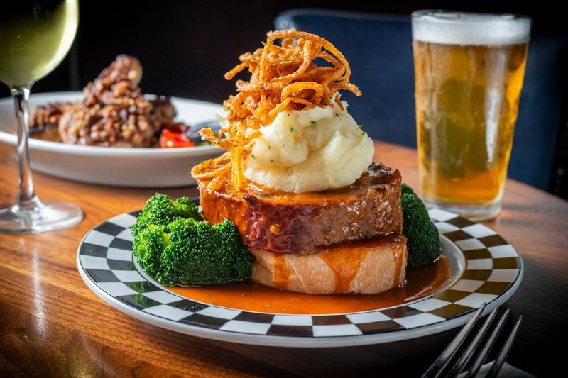 Cap City Fine Diner & Bar – Grandview (Columbus)