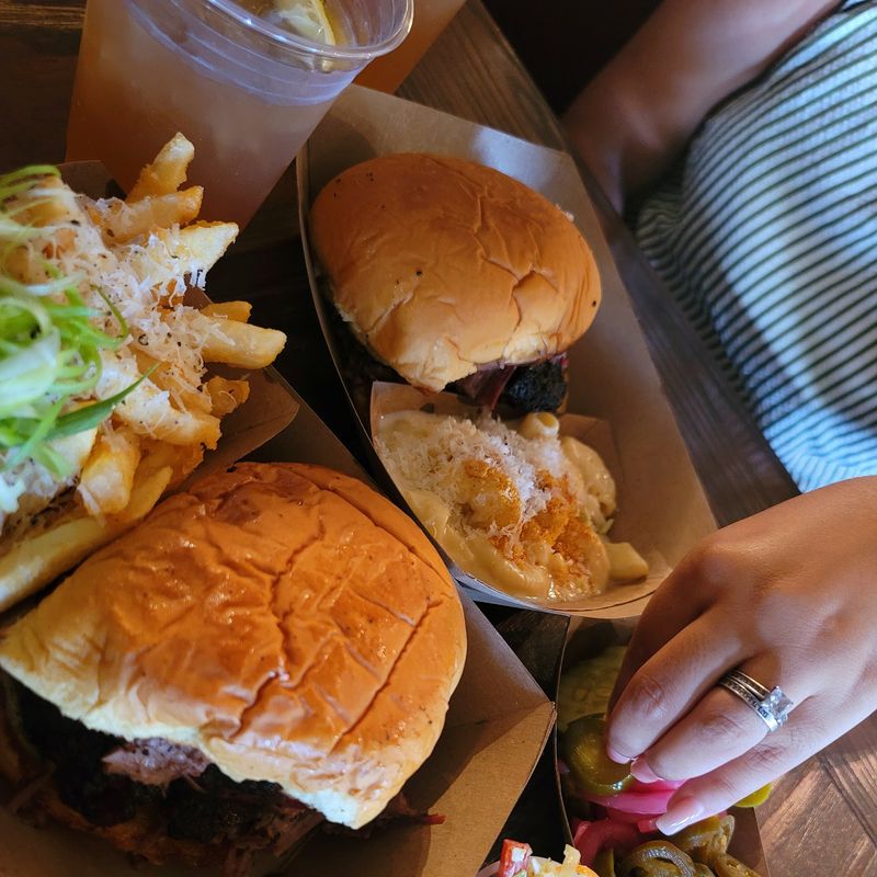 The Thursday Burger Night That Deserves Its Own Fan Club