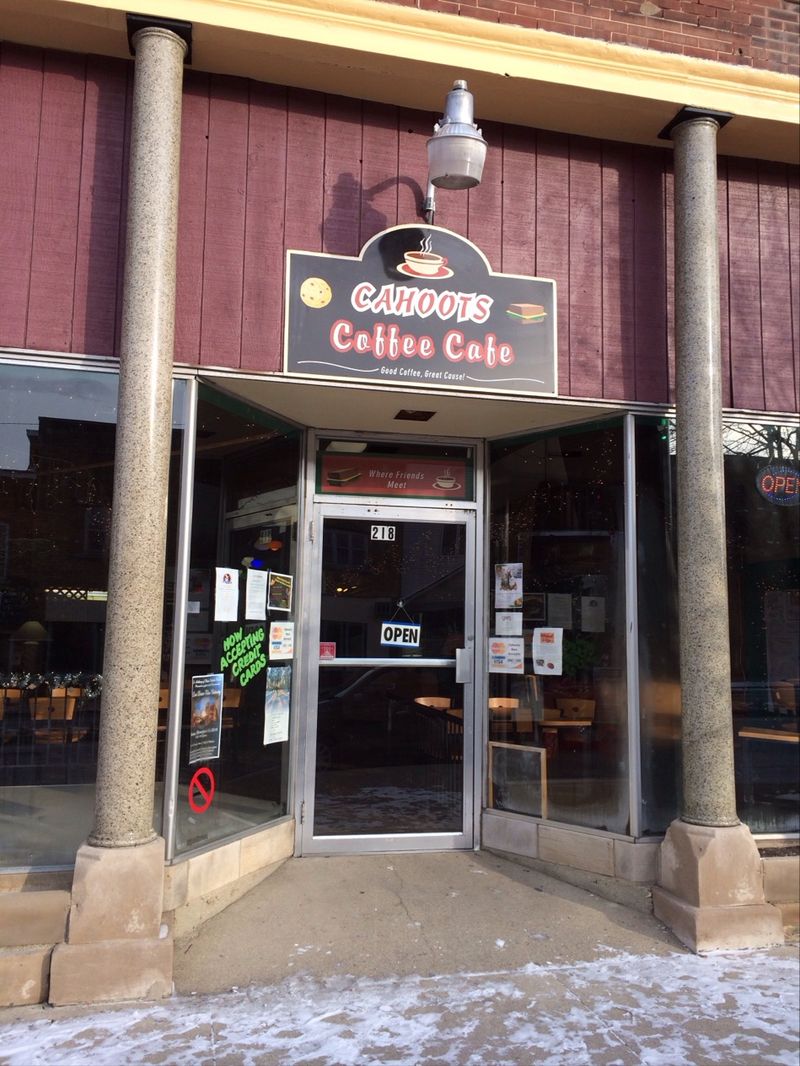 Cahoots Coffee Café – Angola