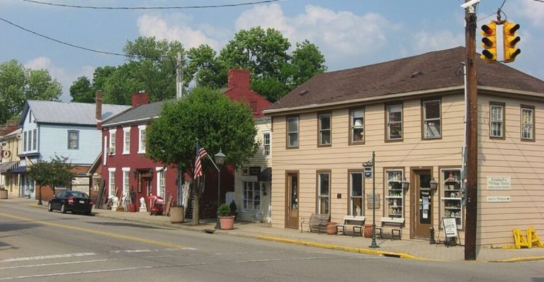 The Tiny Ohio Town Where Bookstores And Antiques Hide Around Every Corner
