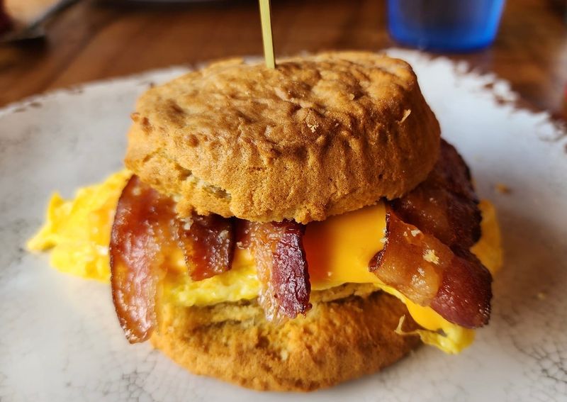 The Hen and the Hog – 380 N Park Rd, Hollywood, FL 33021