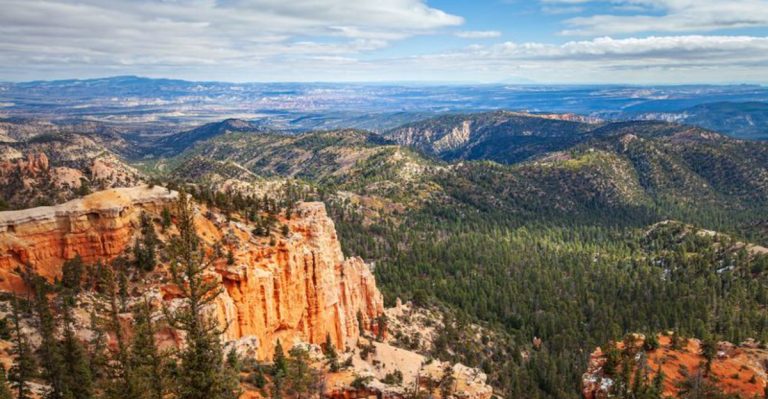The Utah Mountain Overlook That Locals Say Is Their Peaceful Retreat