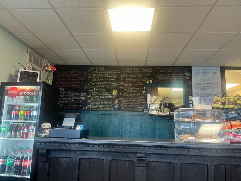 The Knuckle Sandwich, Gwinn