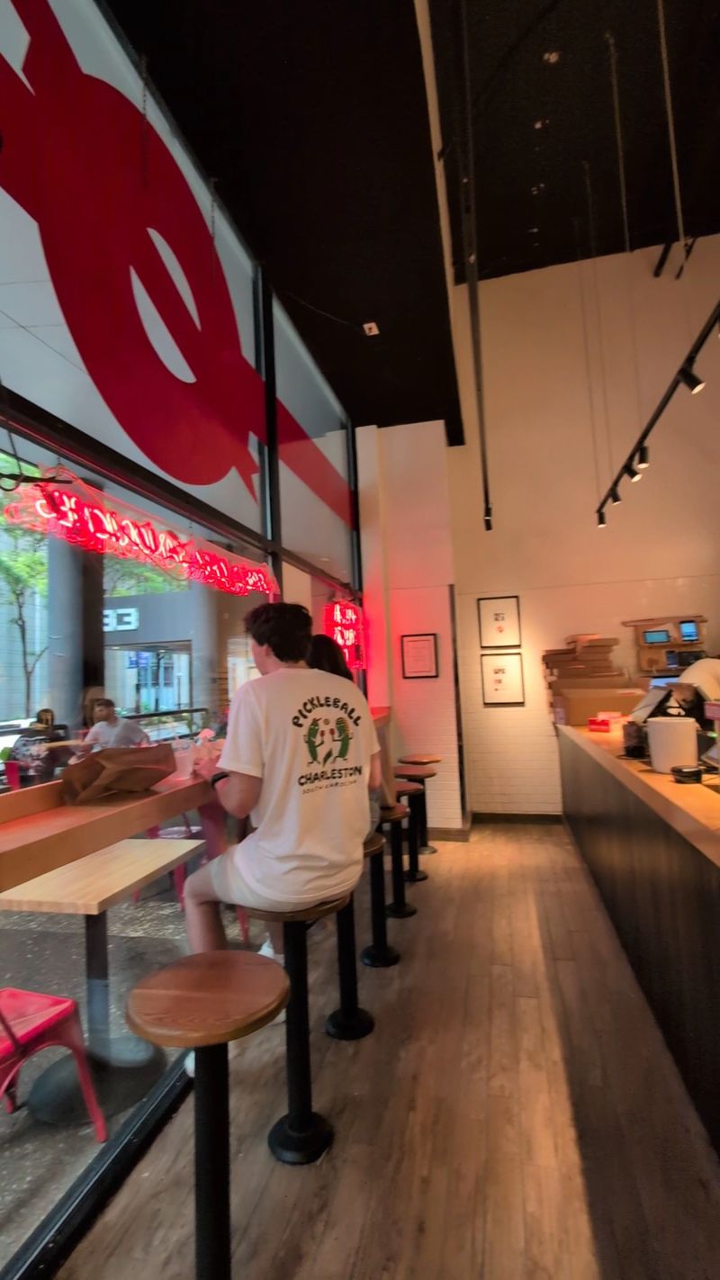 The Vibe: Quick, Friendly, And A Little Cozy