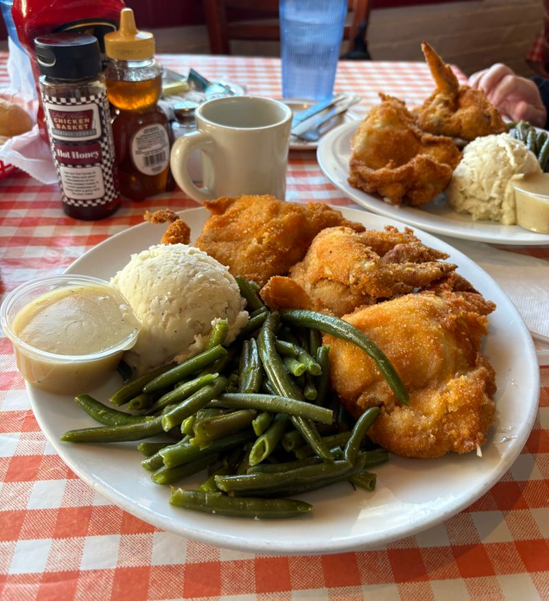 Dell Rhea’s Chicken Basket, Willowbrook