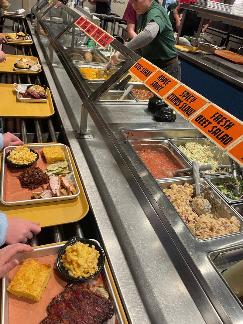 Cafeteria-Style Service That Moves Fast