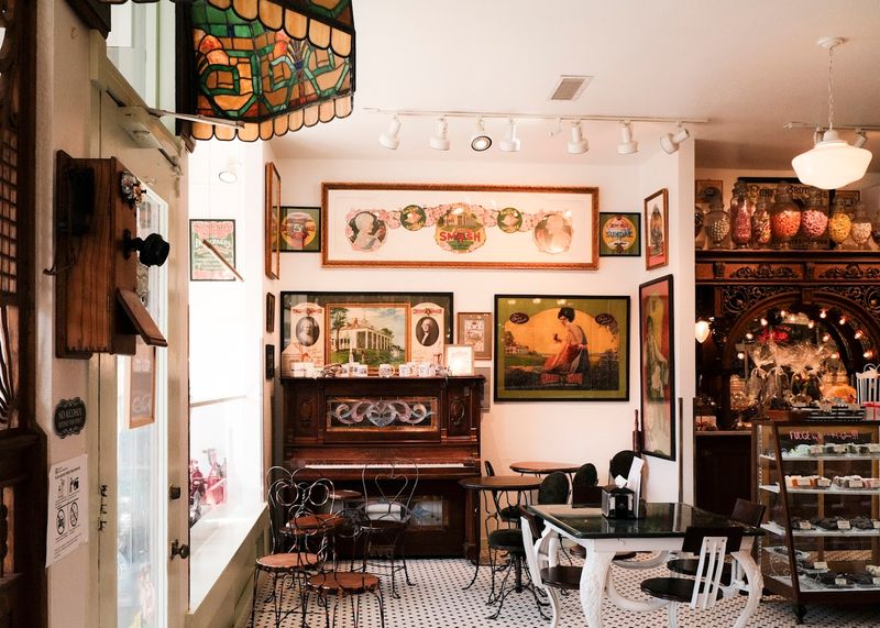 The Vintage Decor That Makes Your Jaw Drop