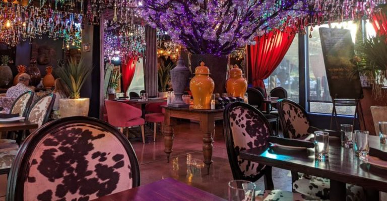 The Wacky Mexican Restaurant In Arizona Locals Swear Has The State’s Top Chile Rellenos