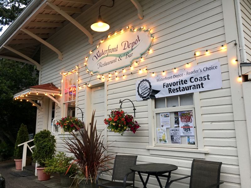 Waterfront Depot Restaurant, Florence