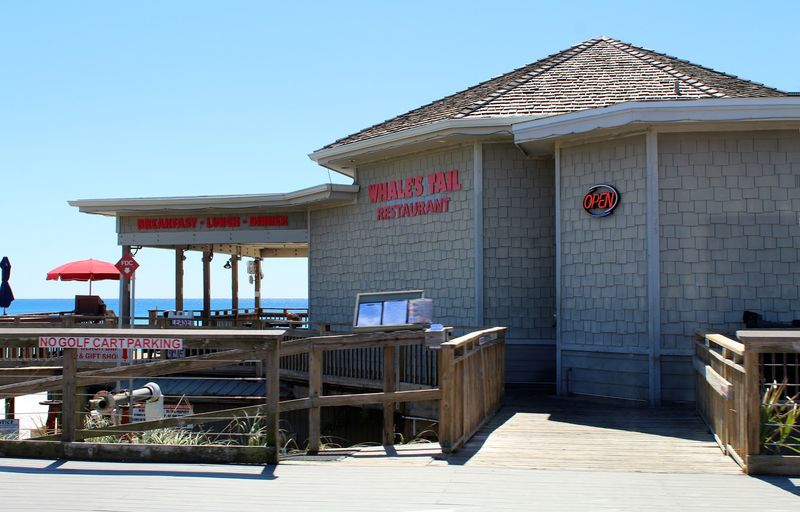 The Whale's Tail Beach Bar & Grill, Miramar Beach