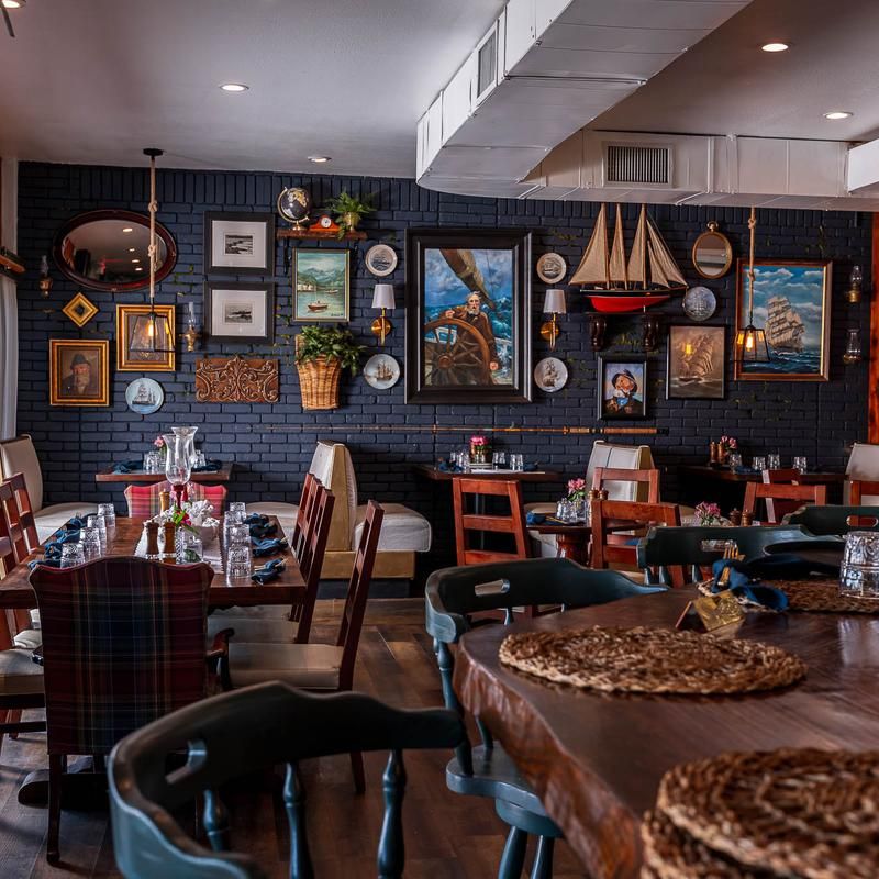 The Helm Provisions & Coastal Fare, St. Pete Beach