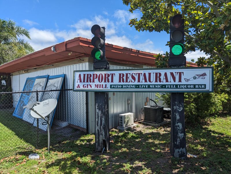 Airport Restaurant & Gin Mill – DeLand