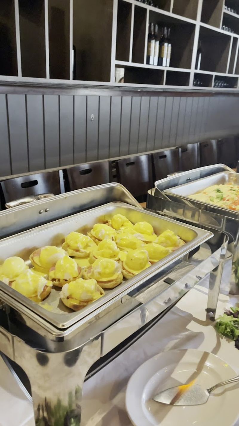 5th Tavern Weekend Brunch Buffet (Clarkston)