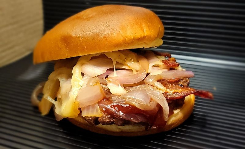 Giant Burgers That Actually Live Up To Their Reputation