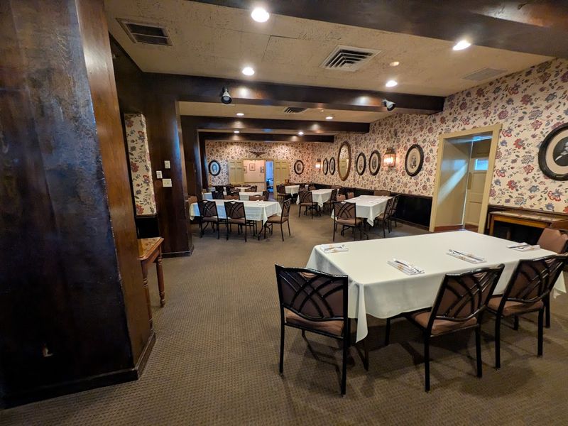 The Golden Lamb, Lebanon