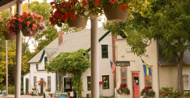 The Wisconsin Lakeside Escape Locals Call Their Best-Kept Secret