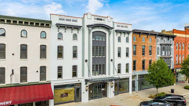 Downtown Newark's Walkable Charm: Small-Town Vibes, Big-City Surprises