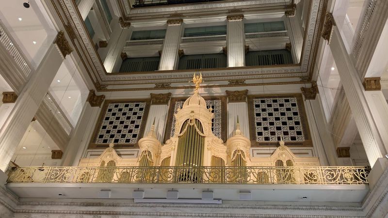 The World's Largest Fully Functioning Pipe Organ