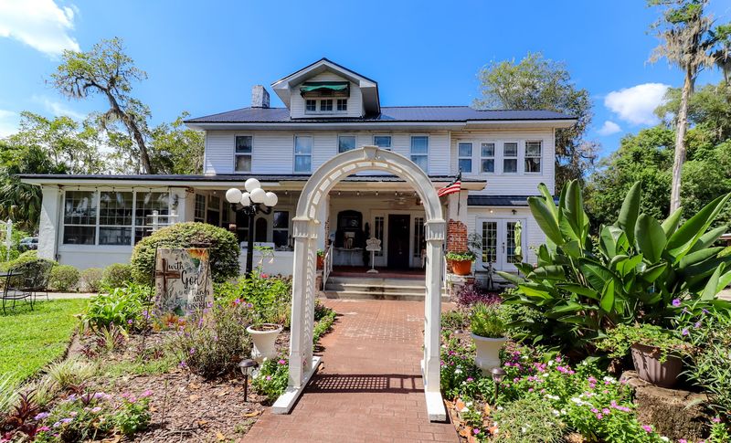 Ivy House Restaurant And Boutique