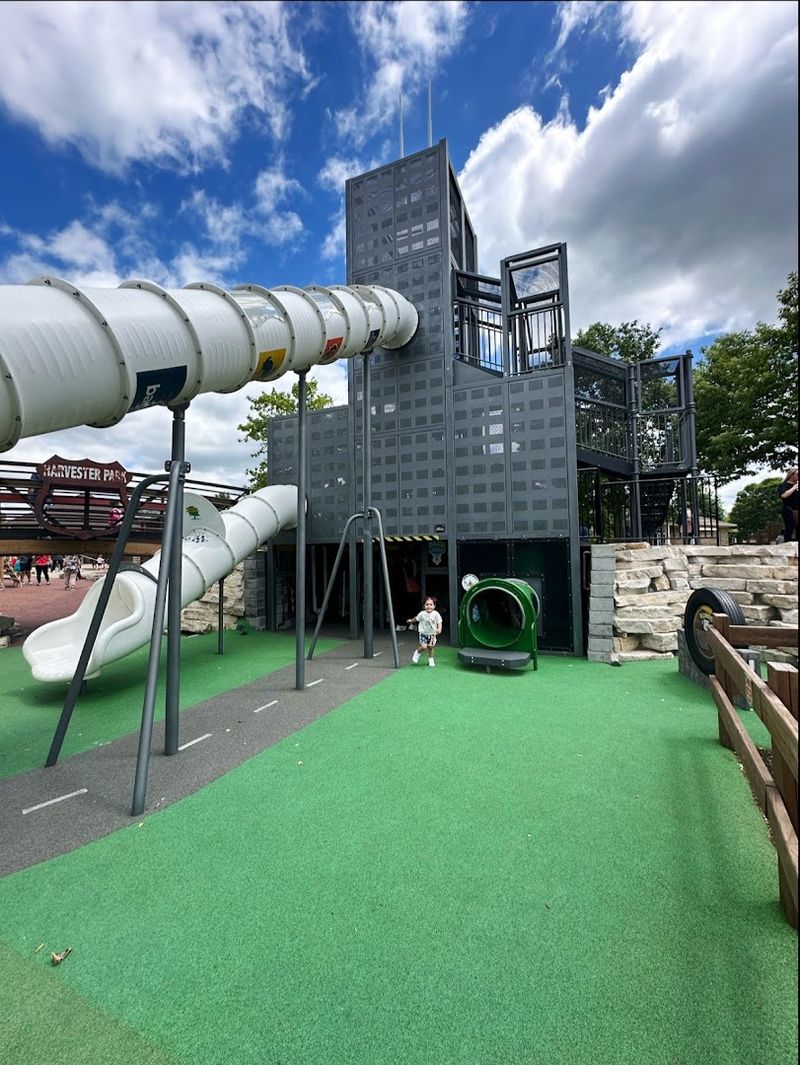 The towering slide zone