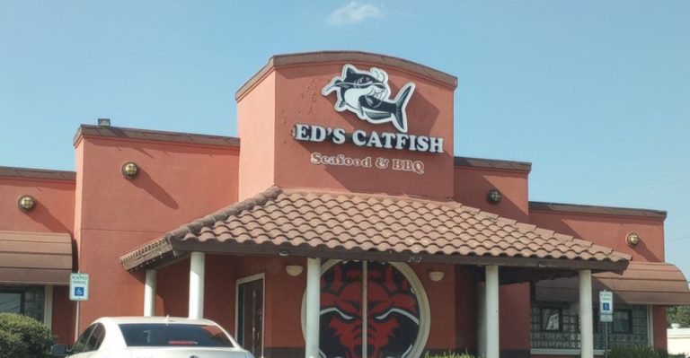 These 13 Friday Fish Fry Spots In Arkansas Draw Long Lines And Full Plates