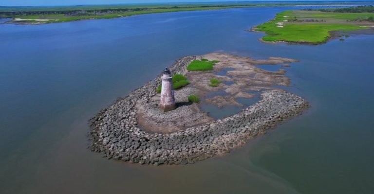 These 7 Fascinating Lighthouses Hiding Along The South Carolina Coast