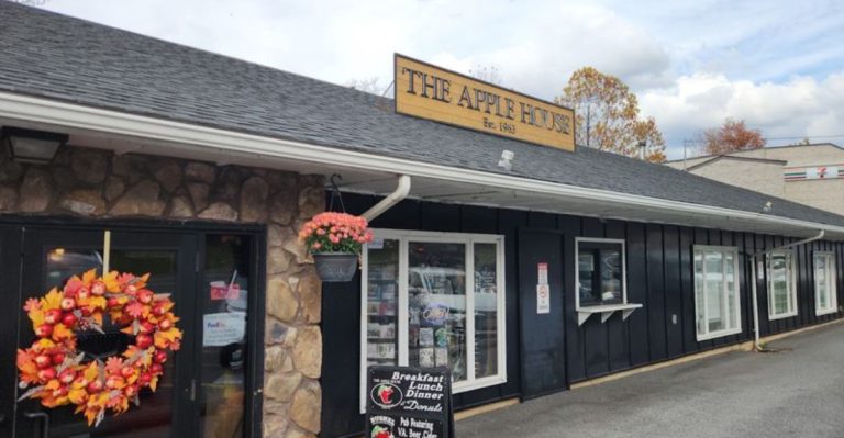 These Apple Butter Donuts Are Why Locals Love This Virginia Roadside Stop