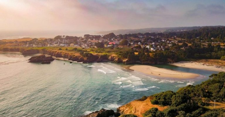 These Are 10 California Coastal Towns That Make Dreamy Weekend Escapes