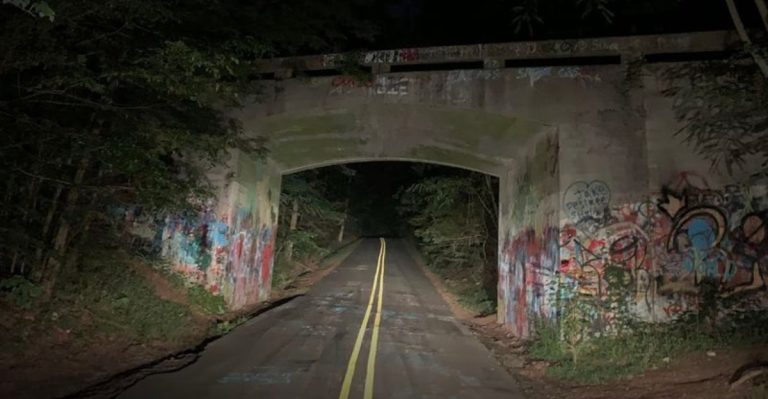 These Are 9 Haunted Roads In Virginia You Shouldn’t Drive Down On Halloween