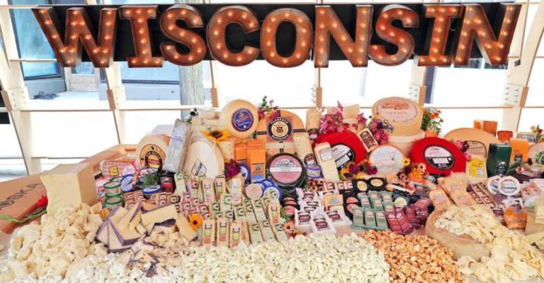 These Are The Reasons Why Wisconsin Grocery Stores Always Smell Like Cheese And Fresh Donuts