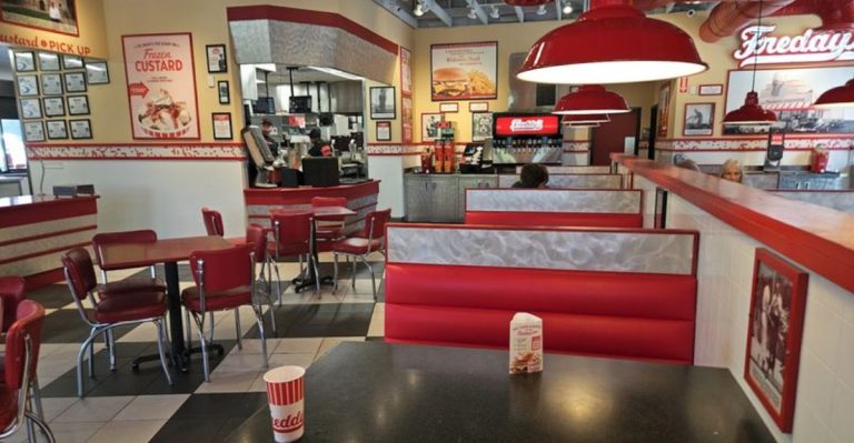 These Arizona Burger Chains Serve Beef Worth The April Drive (Locals Say)