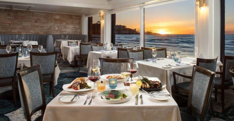 These California Coastal Restaurants Are So Packed On Weekends, Locals Skip Them