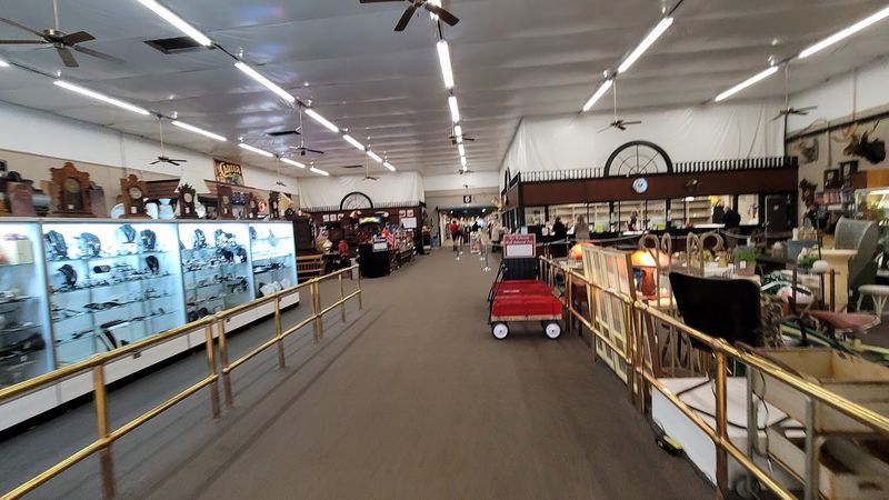 Heart of Ohio Antique Center, Springfield, OH