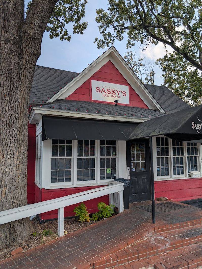 Sassy's Red House, Fayetteville