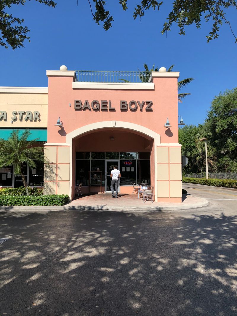 Bagel Boyz – Jupiter