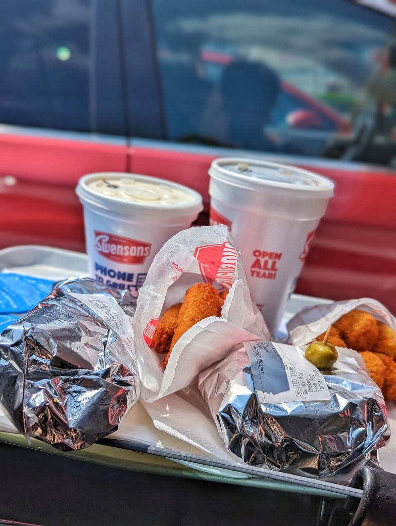 Swensons Drive-In – Akron